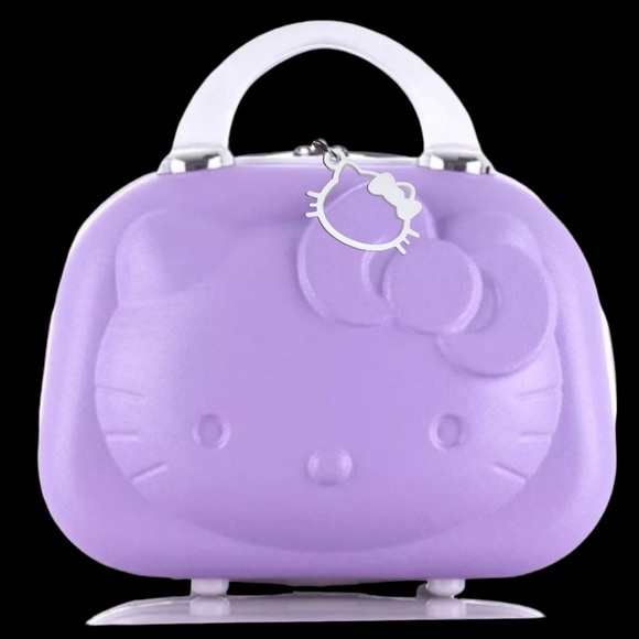 Limited Quantity Available 3D Hello kitty cosmetic travel case w/ charm. - Picture 2 of 4